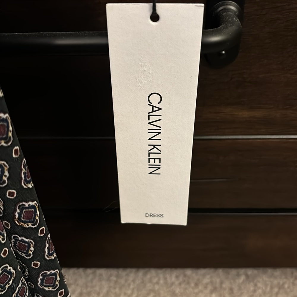 Calvin Klein midi geometric dress with black belt.  Size 8.  New with tags. - Picture 2 of 4